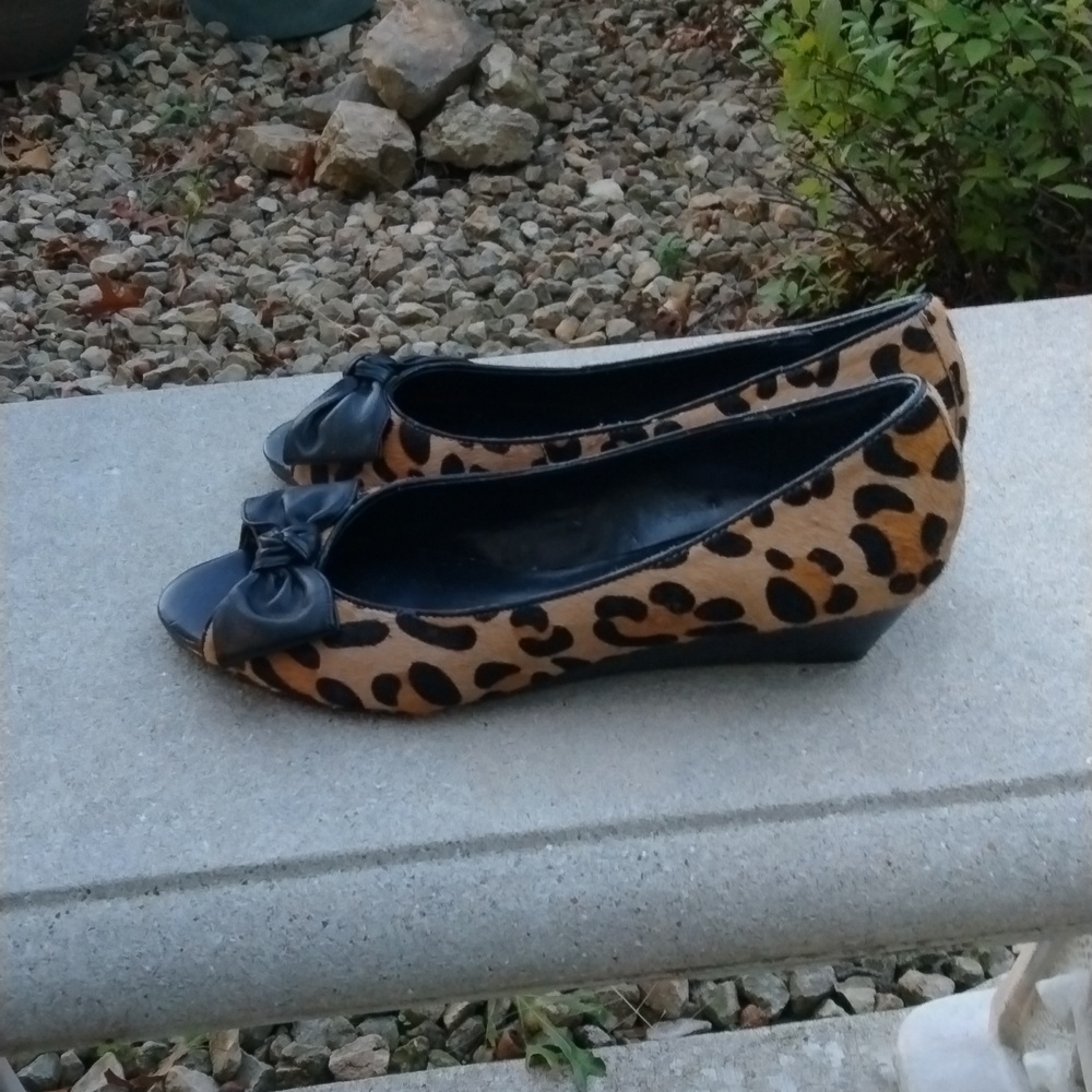 Steve Madden open toe animal print fur wedge shoes size 8.5